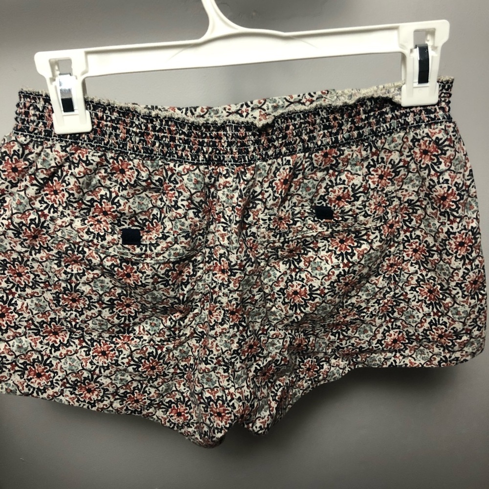 Shorts - Picture 2 of 5